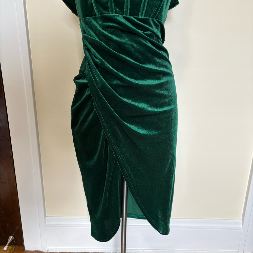 Windsor Emerald Velvet Midi Dress - Picture 2 of 6